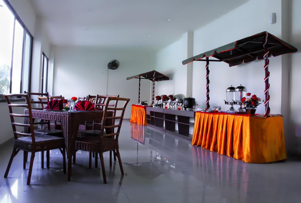 Grand Duta Hotel Palu Bagian luar foto