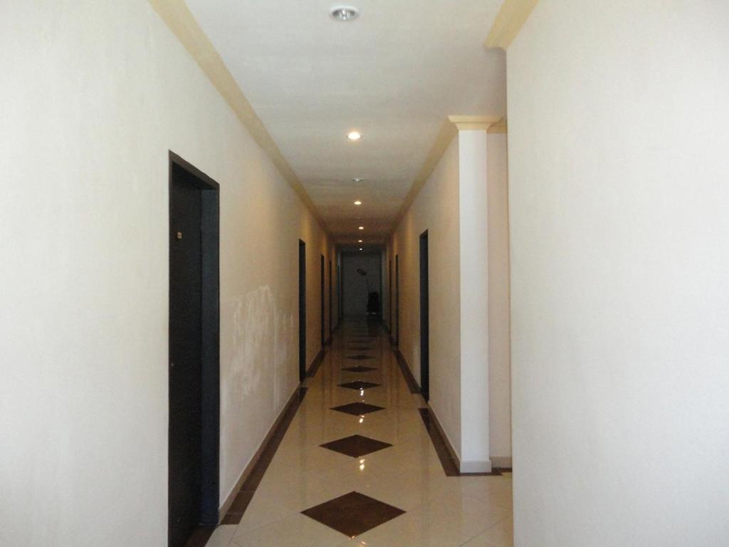 Grand Duta Hotel Palu Bagian luar foto
