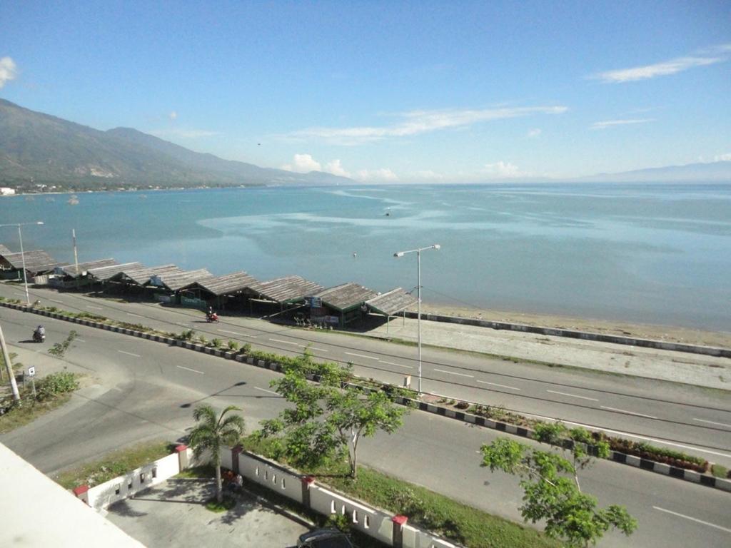 Grand Duta Hotel Palu Bagian luar foto