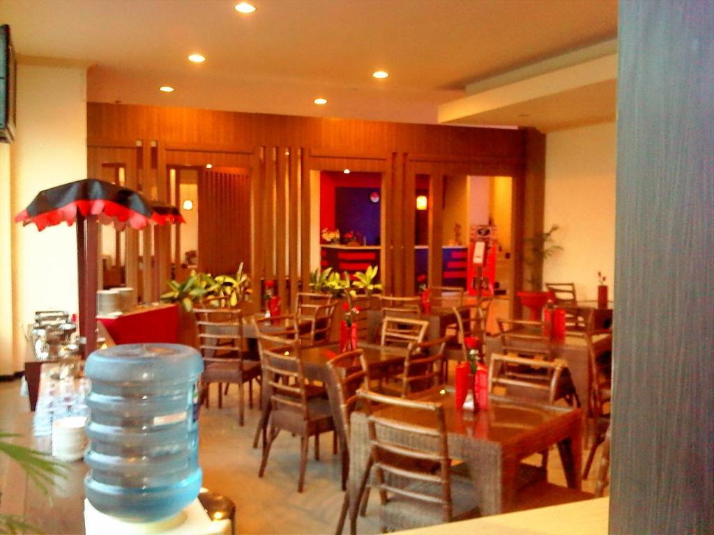 Grand Duta Hotel Palu Bagian luar foto