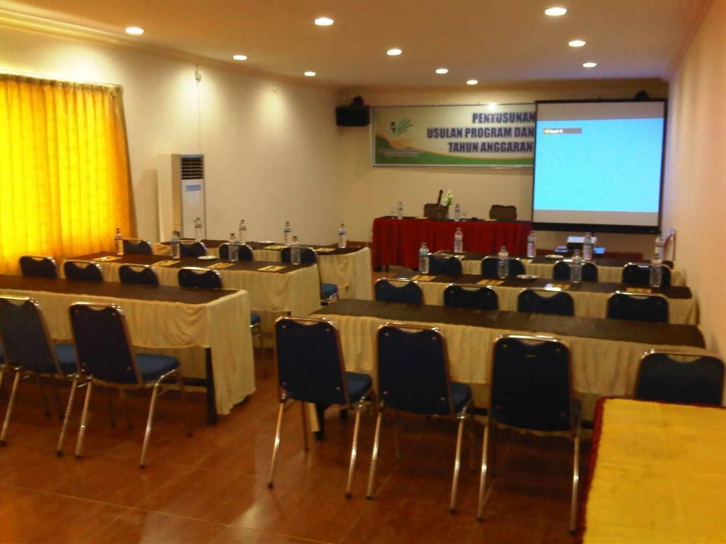 Grand Duta Hotel Palu Bagian luar foto
